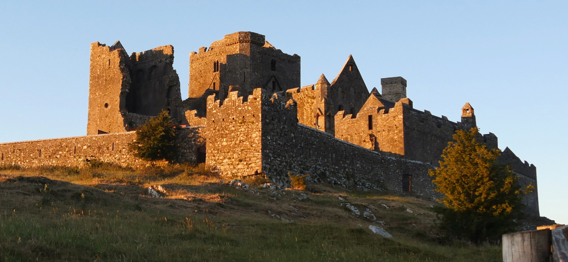 «Забрали машину прямо в аэропорту»: как мы путеше­ство­вали по Ирландии на арендованном авто