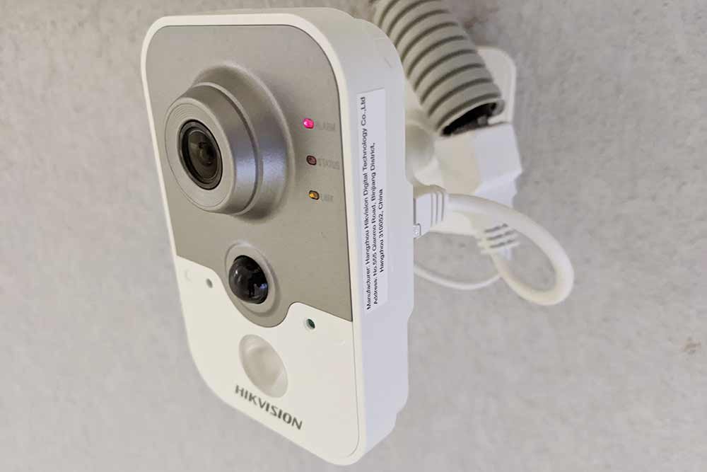 IP-камера с датчиком движения и микрофоном