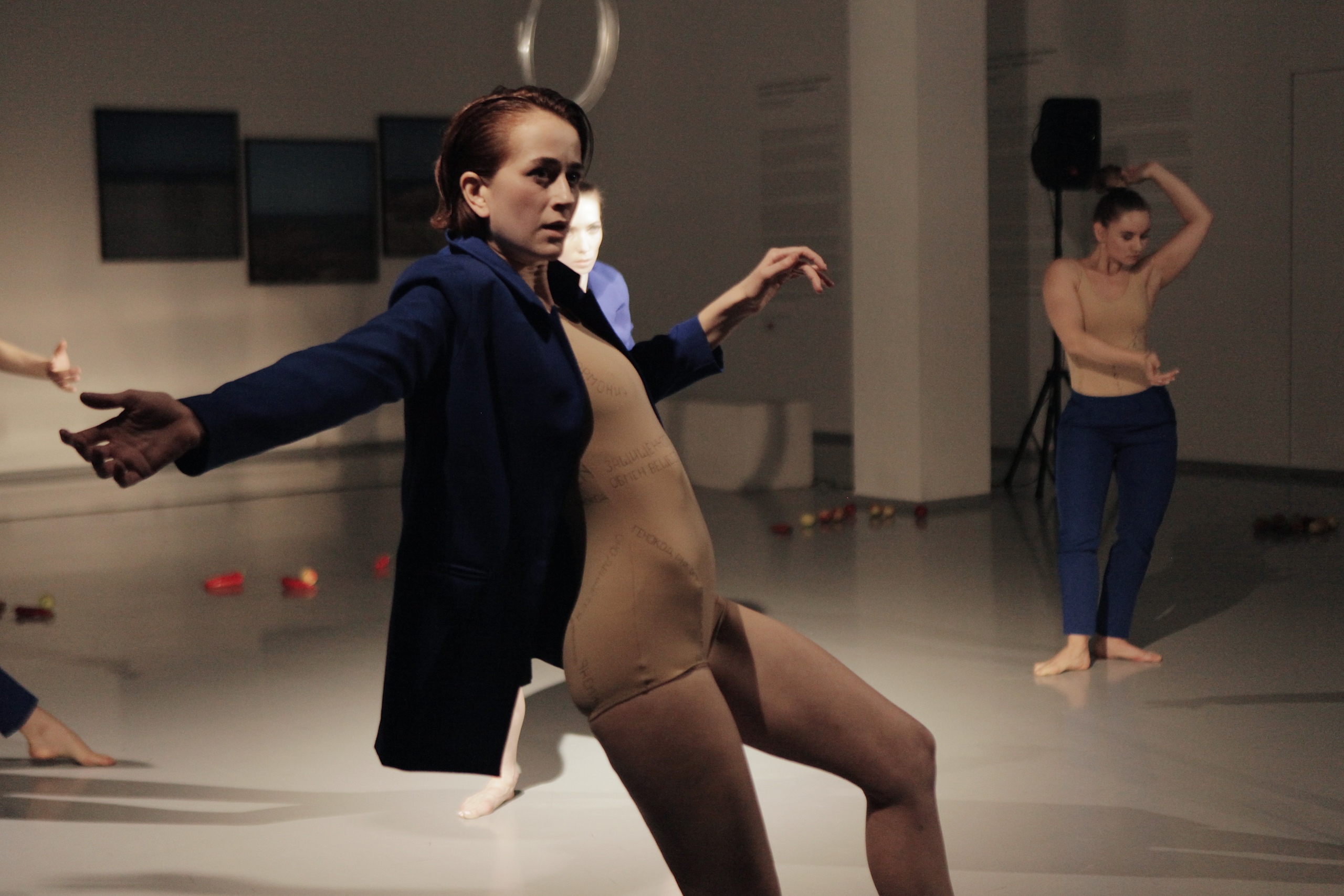 Перформанс экспериментальной танцевальной кампании Articuli Dance Company под названием Quarter Past Eight. Источник: cообщество в vk.com