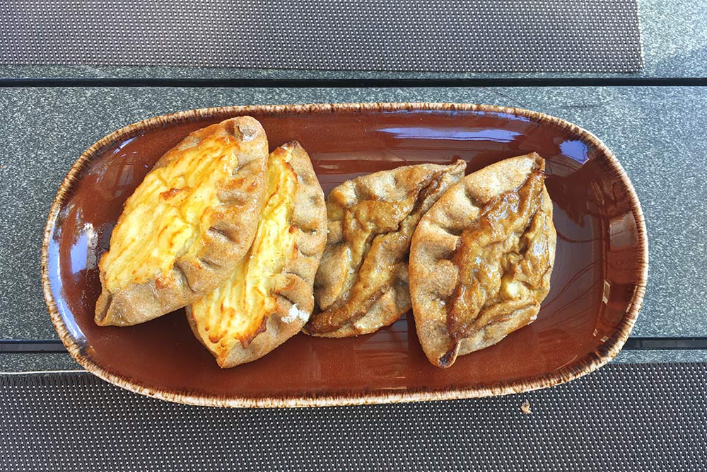 Пирожки с пюре из белых грибов — самые вкусные калитки, которые я ела в Карелии