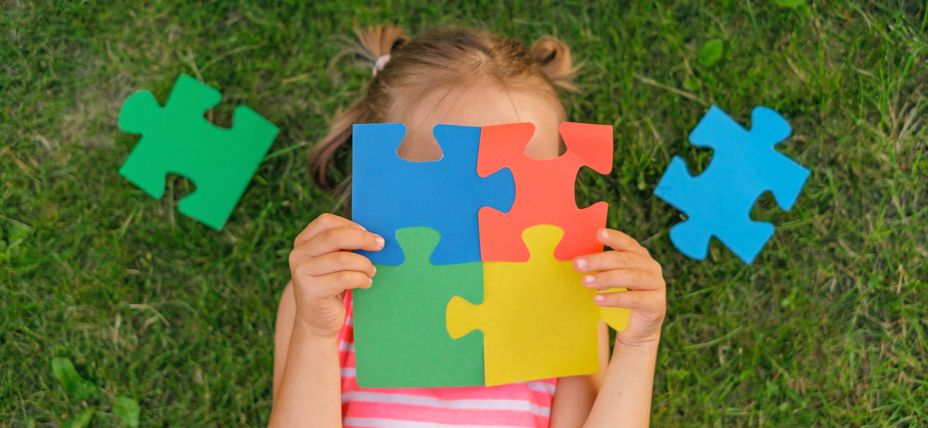 «Нужна система поддержки»: как я готовила дочь с РАС к учебе в обычной школе и что из этого вышло