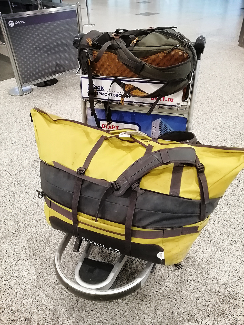 В поездке на семинар по спасательным работам Никитин багаж весил 35 килограммов — и это без еды. Такой баул он купил в «Декатлоне»