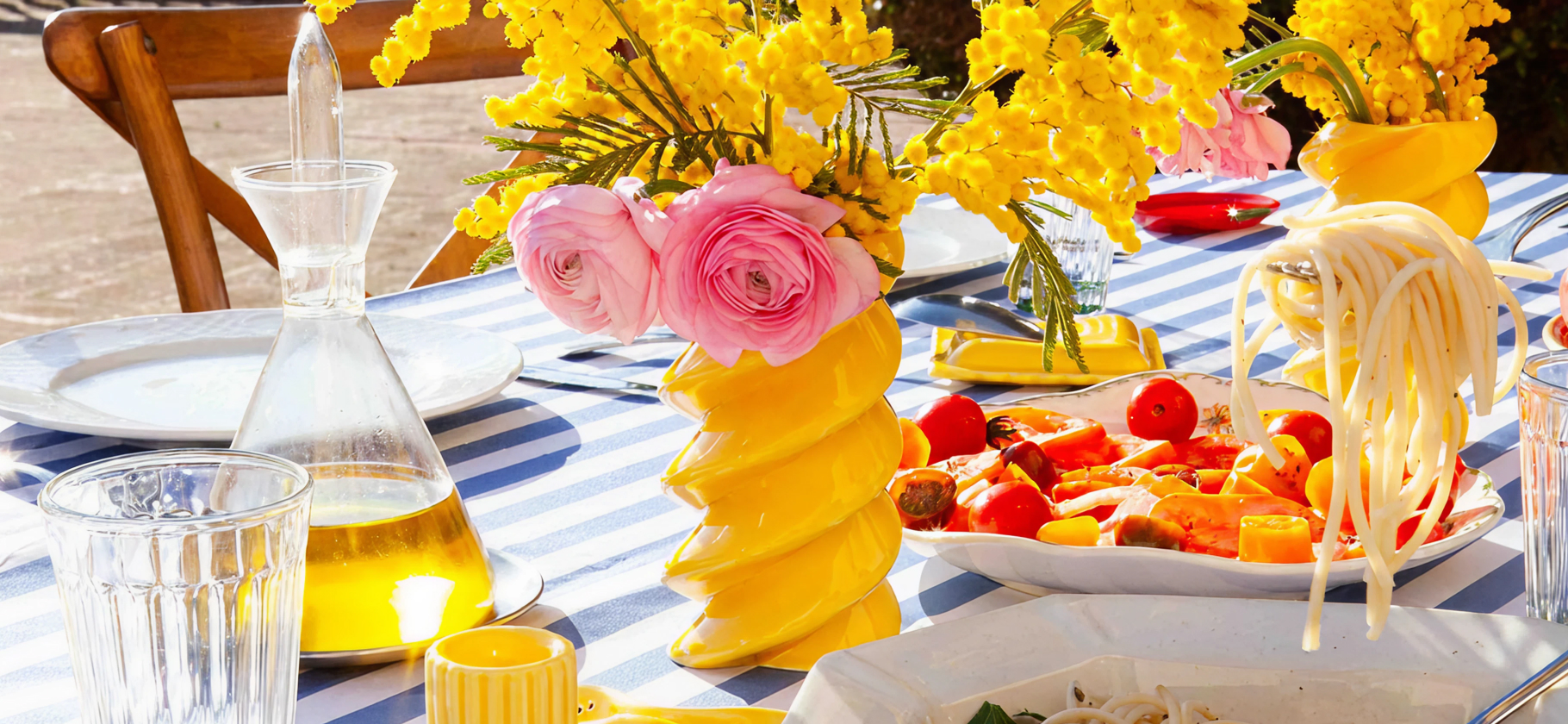 Интерьерные новинки к весне: текстиль, посуда и мебель до 15 000 ₽