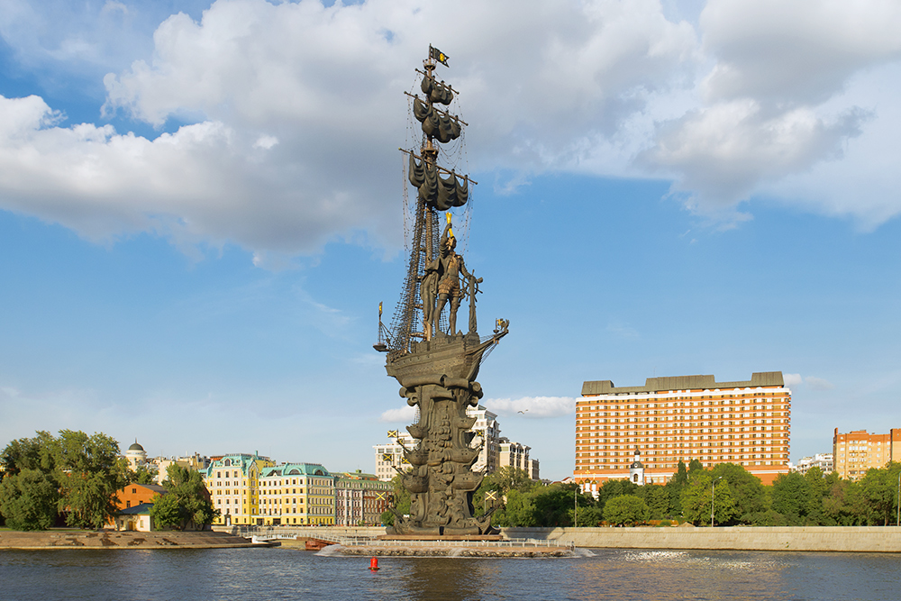 Памятник Петру Первому — самый скандальный монумент работы Церетели. Источник: Pukhov K / Shutterstock