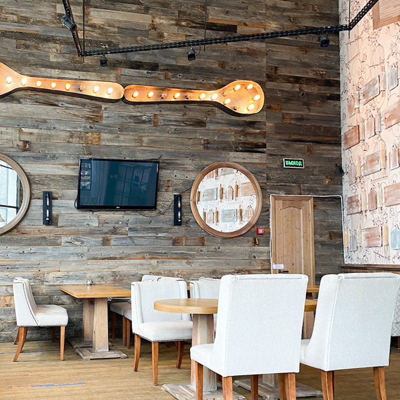 В «Шпинате» уютный интерьер, заведение больше похоже на кафе, чем на столовую