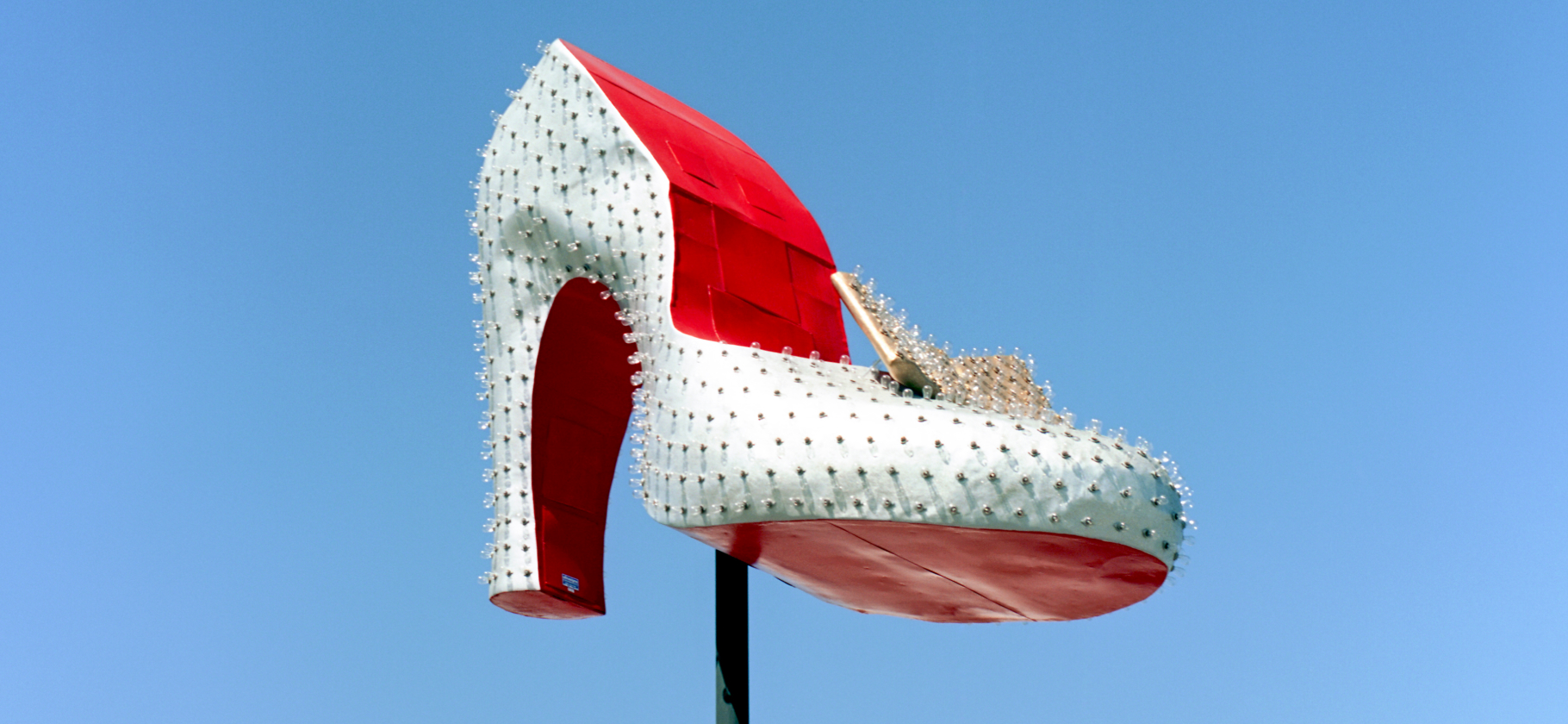 «Еле-еле дохромала до врача»: 8 видов травмоопасной обуви