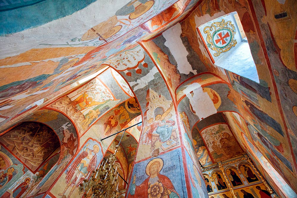 Фрески Успенского собора. Фото: Balakate / Shutterstock