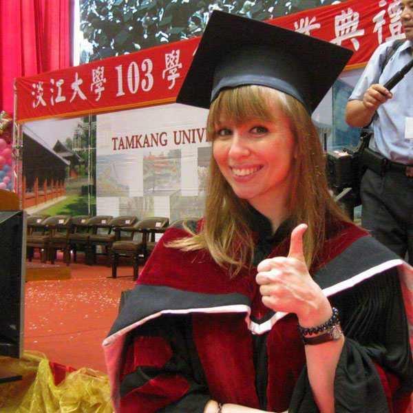 Это я на вручении степени PhD. В России мой тайваньский диплом приравнивается к званию кандидата наук