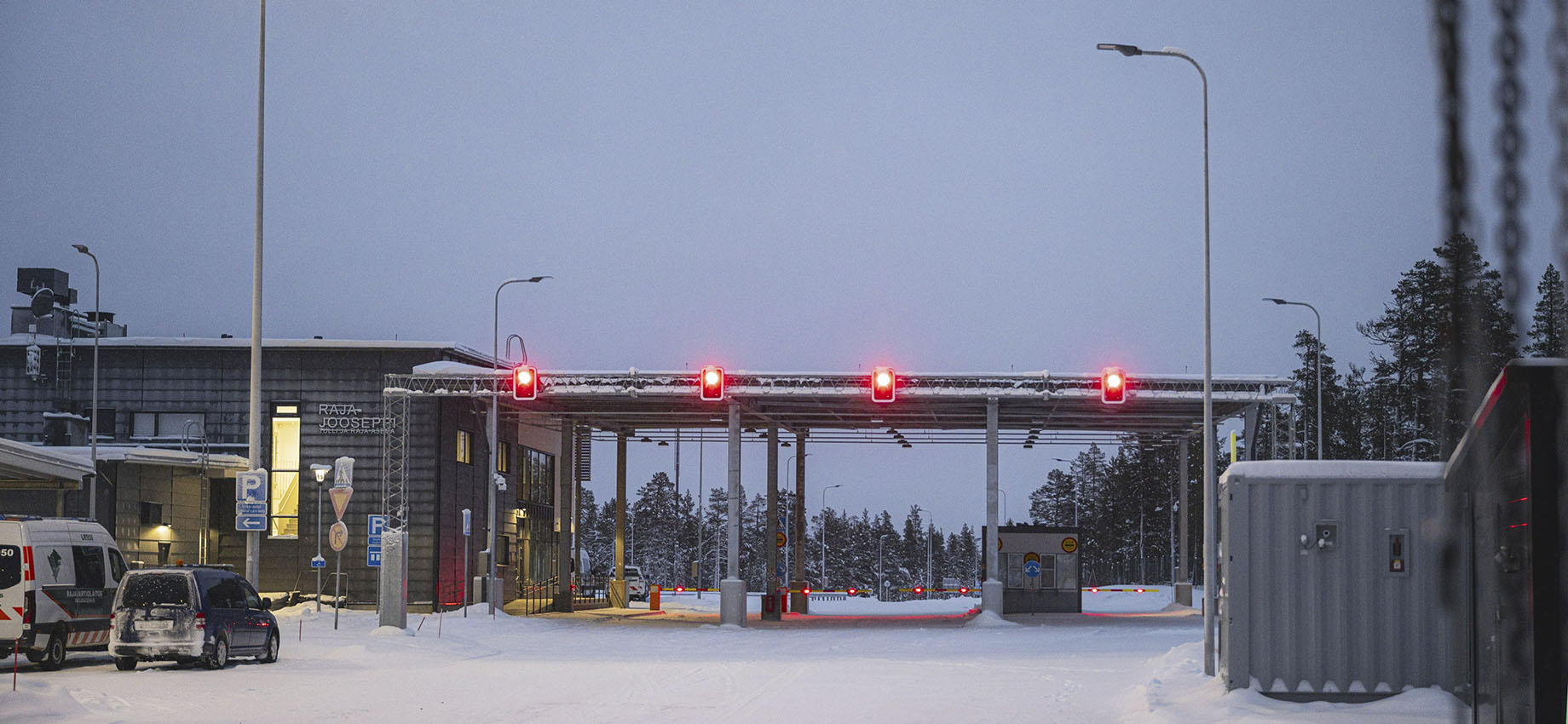 Финляндия откроет два пункта пропуска на границе с Россией с 14 декабря