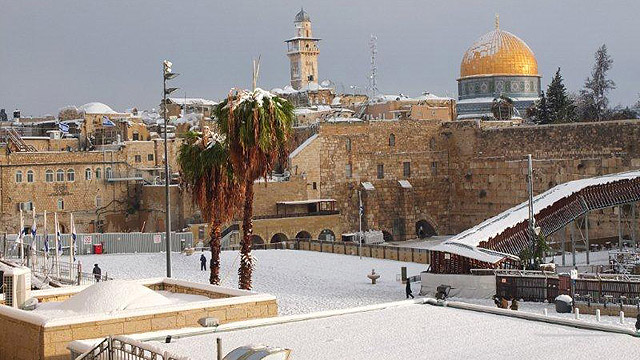 Снег в Иерусалиме — большая редкость и стихийное бедствие. Источник: ynet.co.il