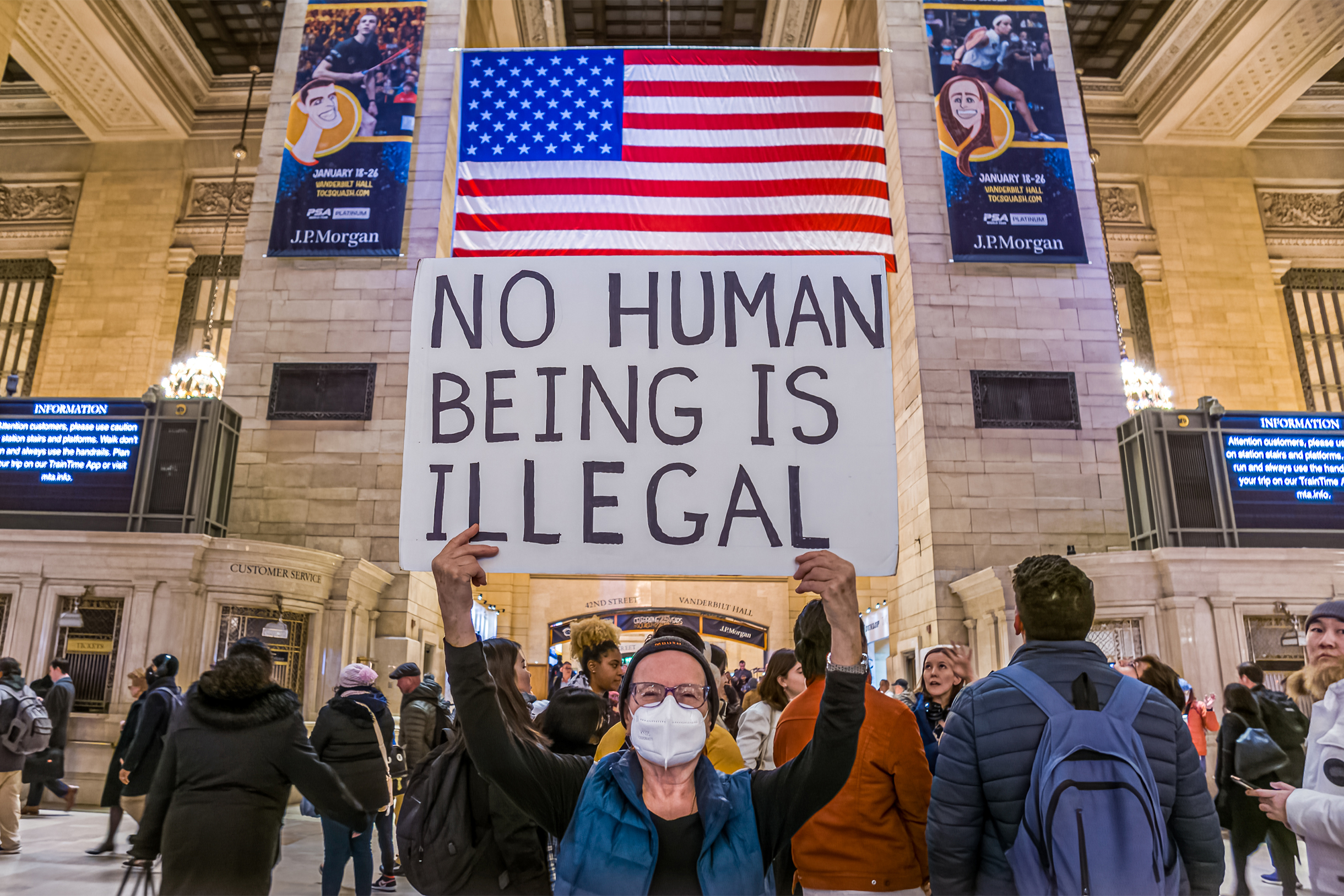 Акция в Нью⁠-⁠Йорке в поддержку нелегальных мигрантов. Фотография: Erik McGregor / Getty Images