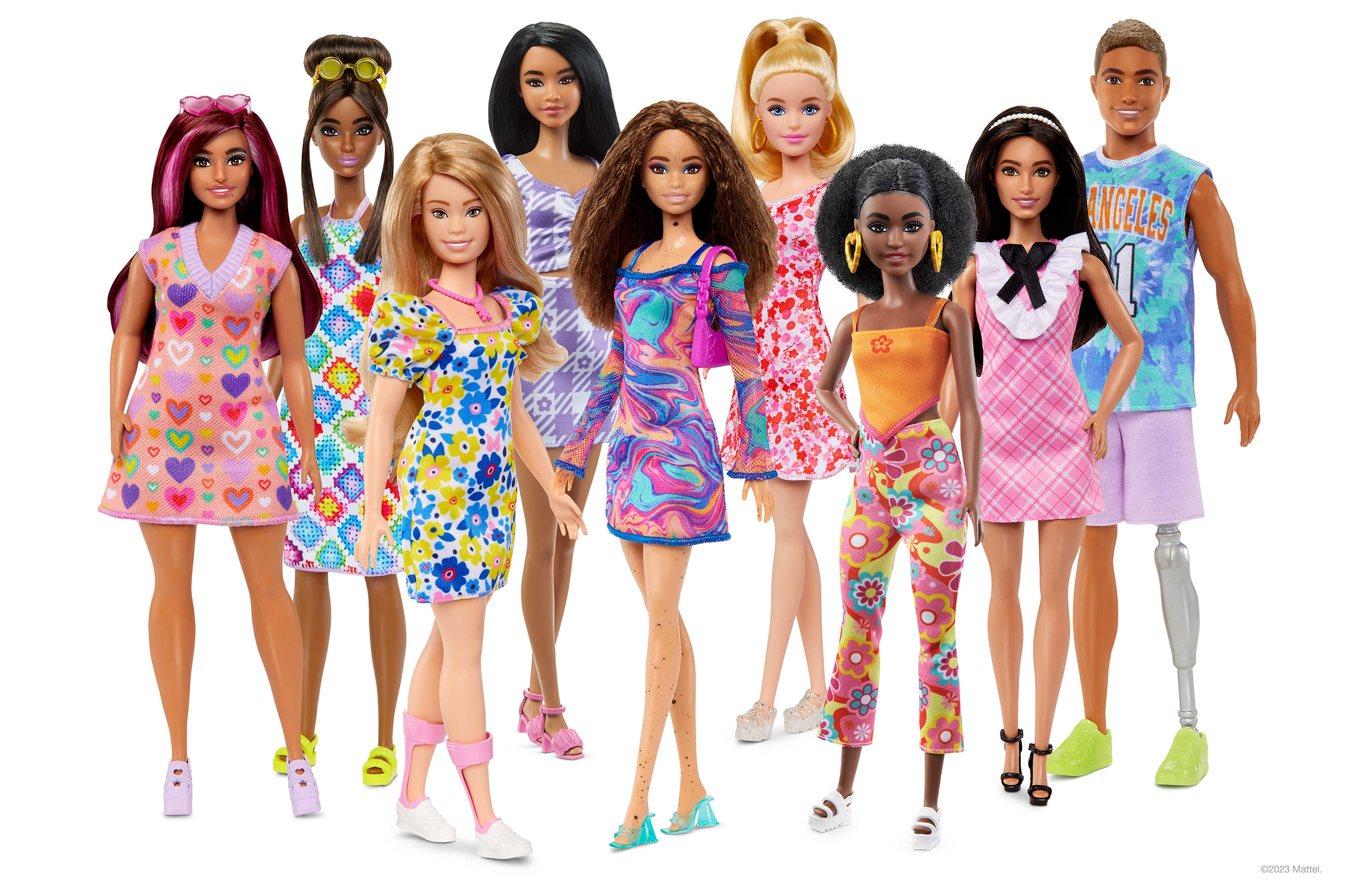 Mattel теперь выпускают более разнообразные тела куклы Барби