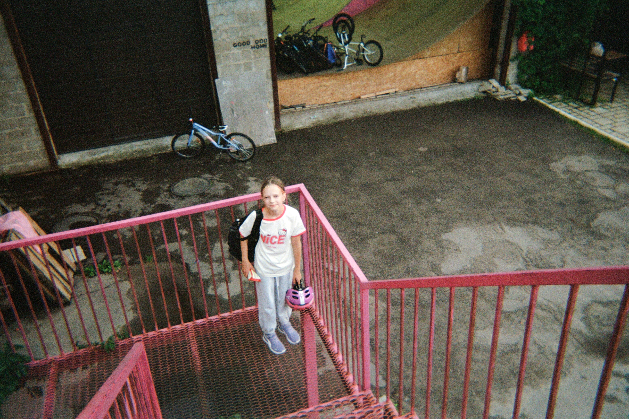 Пришла мама и фоткает меня в конце