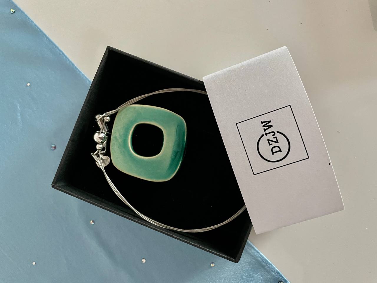 Керамическая подвеска