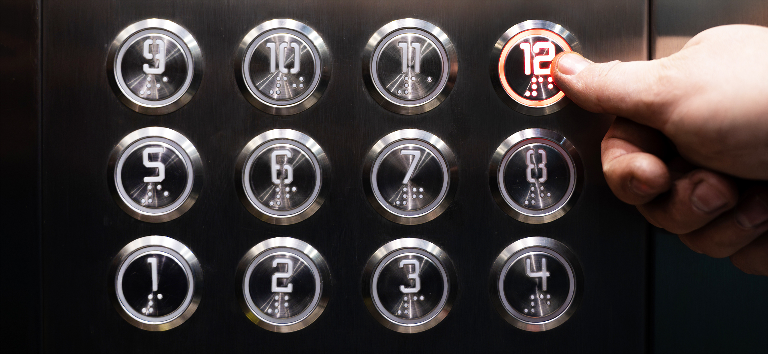 У кого надежнее покупать квар­тиры в 2026 году: разби­раемся, какие пока­затели смотреть у застройщиков