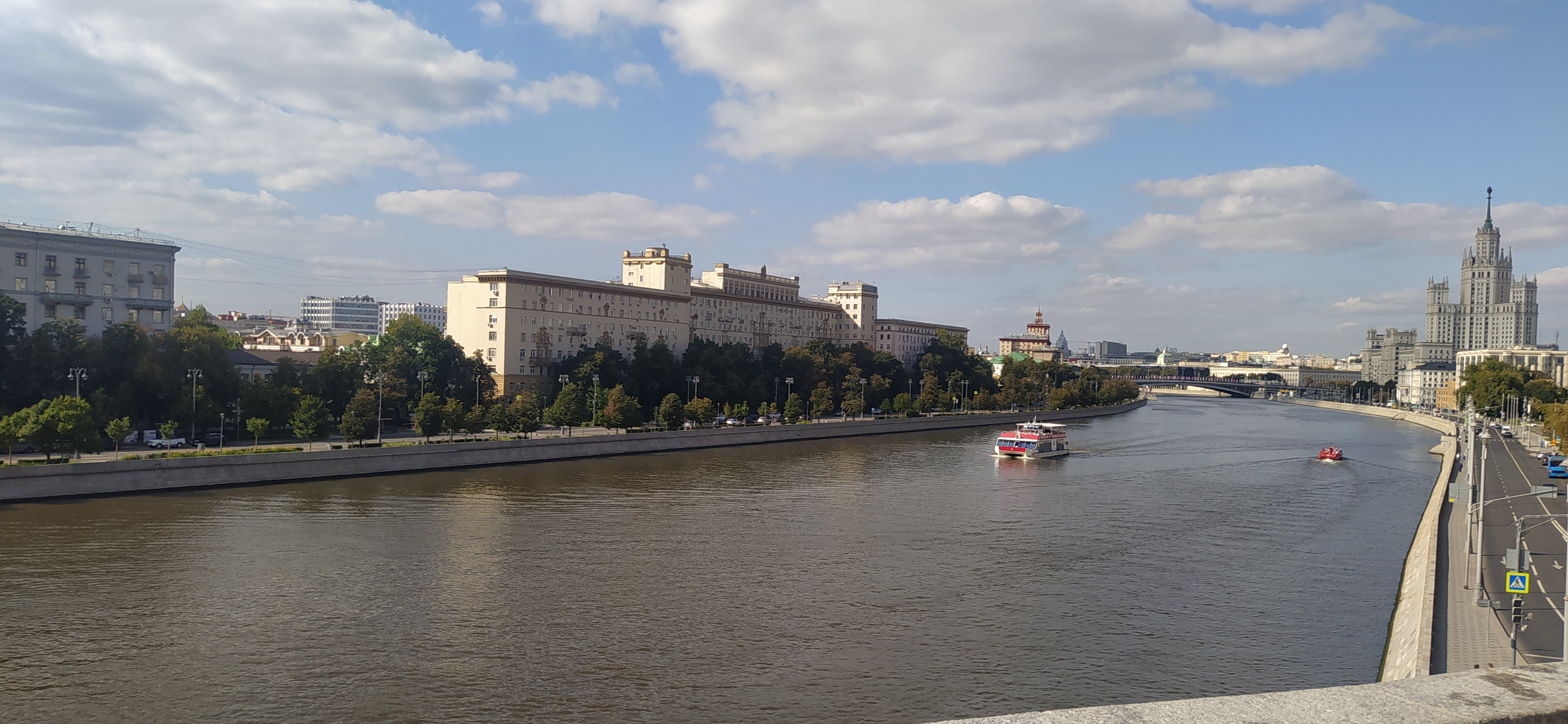 Совет путешественника: что делать и как избежать лишних трат, если вы впервые в Москве