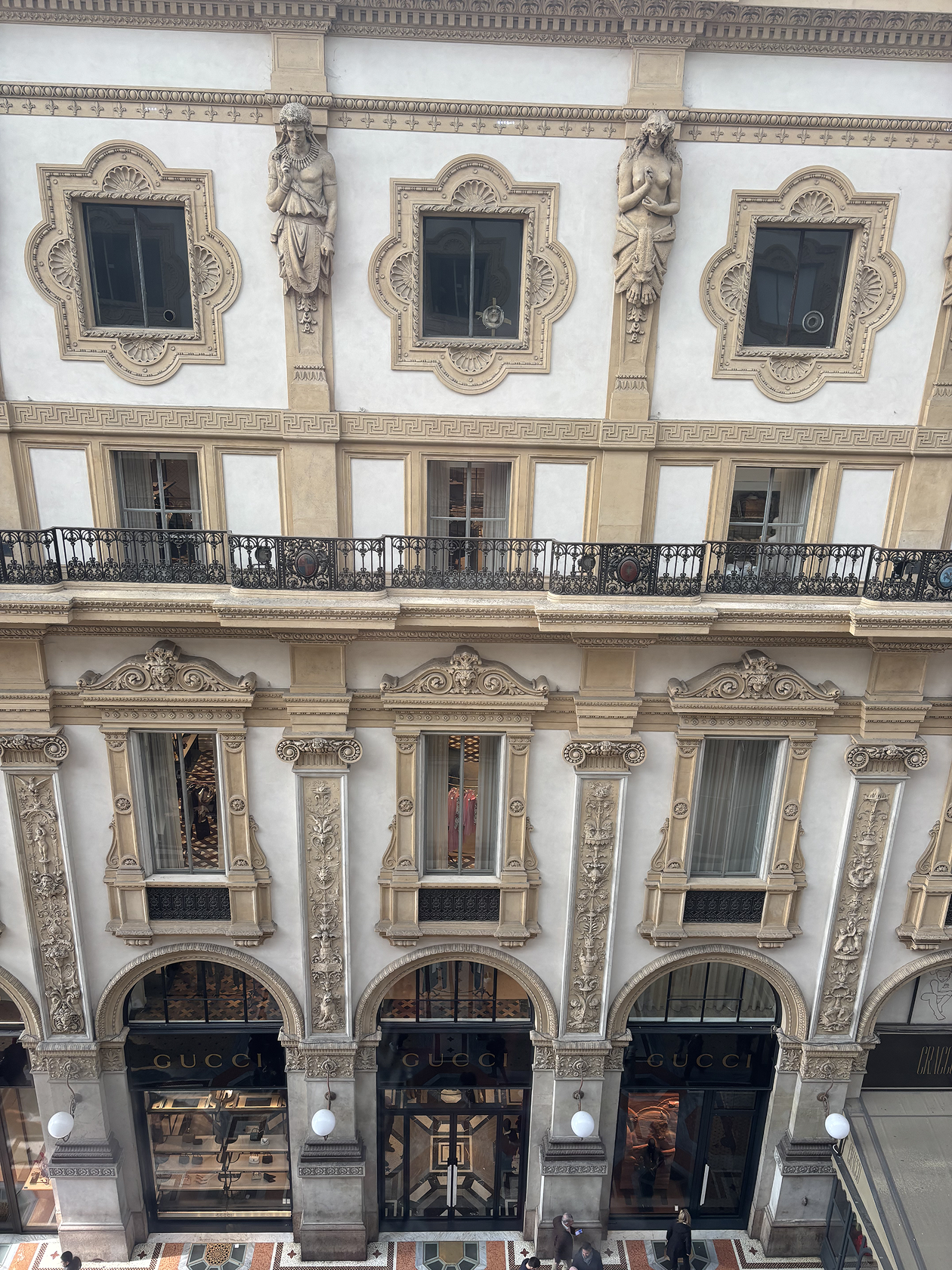 В Италии даже в туалете красивый вид