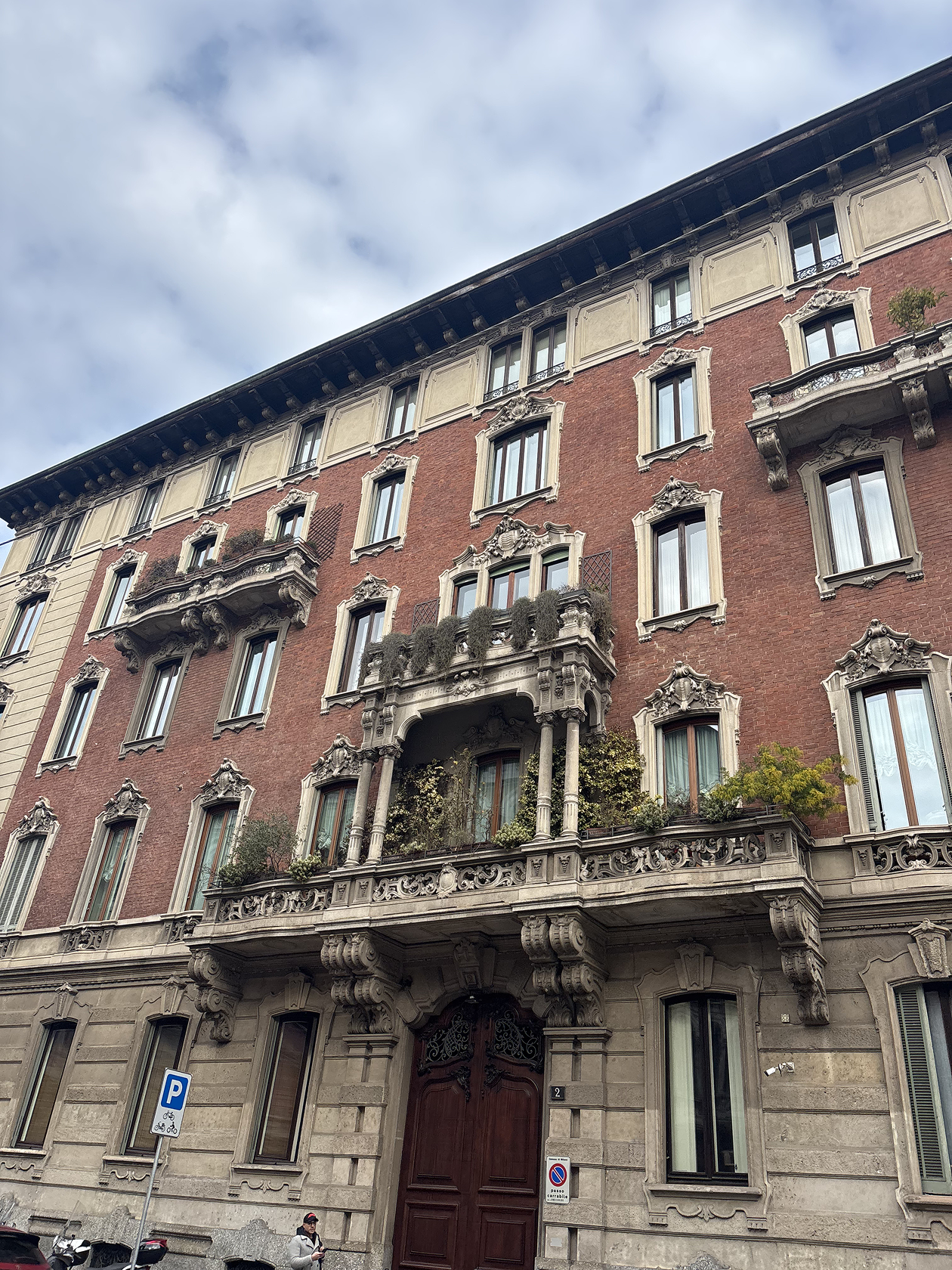 Миланская балконность