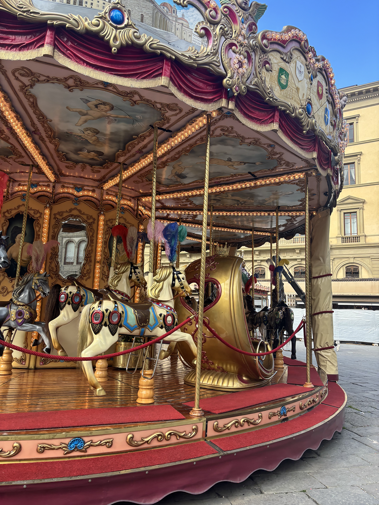 Лошадки бурлеска рады всем