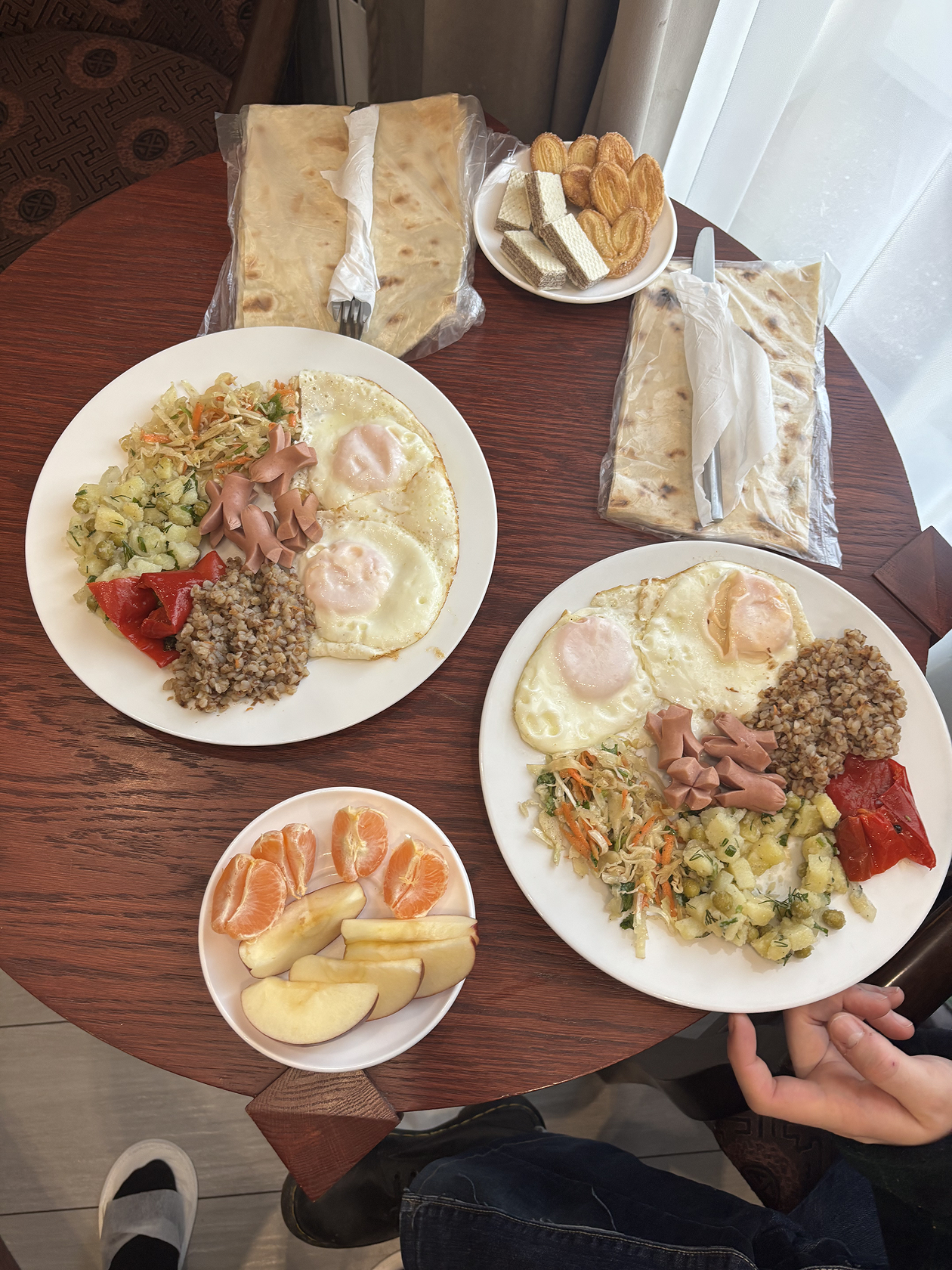 Чуть менее сомнительный Ереванский завтрак