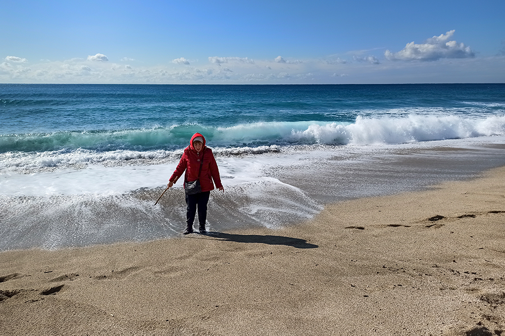 Мама много времени проводила на берегу: ей нравилось дышать морским воздухом