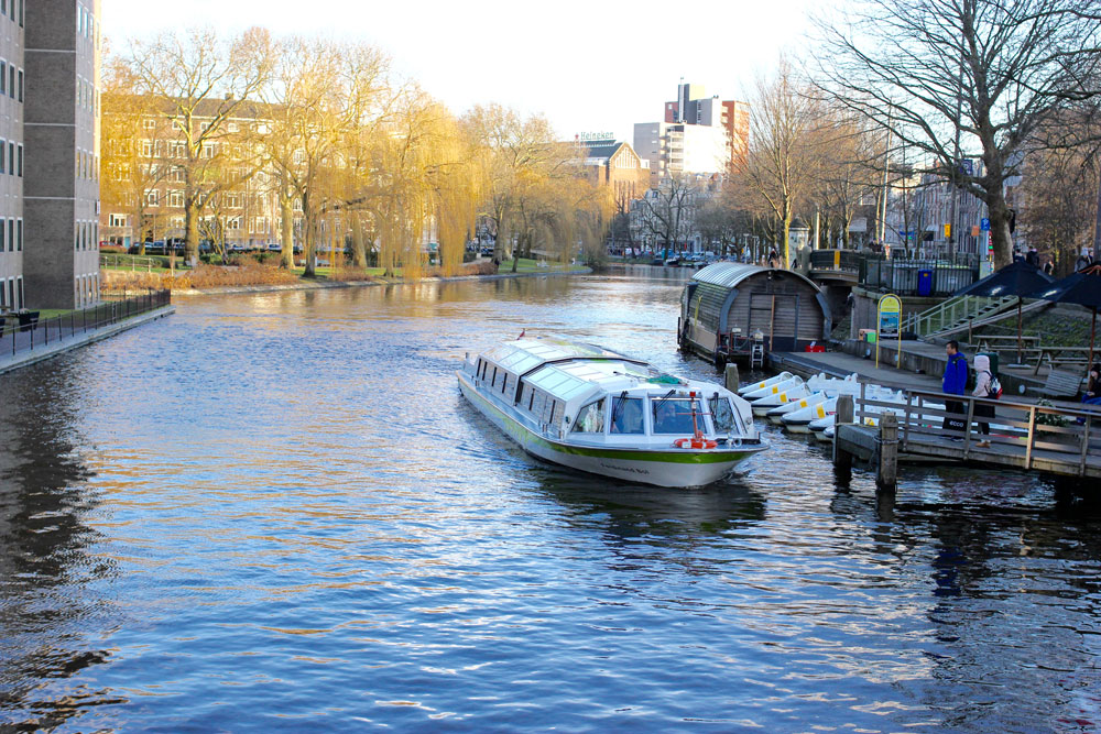 Экскурсия по каналам Амстердама с аудиогидом