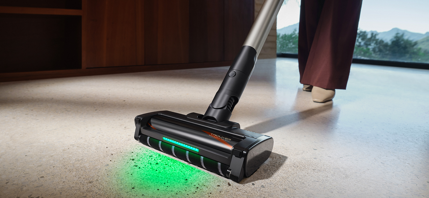 В России вышел вер­тикальный пылесос Trouver G70 Detect — он умеет убирать без зазора вдоль стен