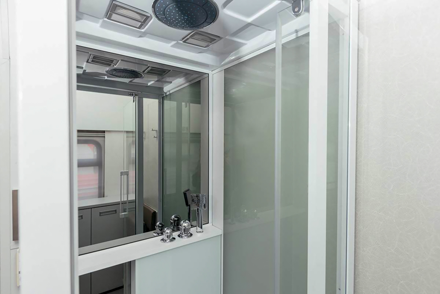 Душевая в поезде «Океан». © rzd.ru