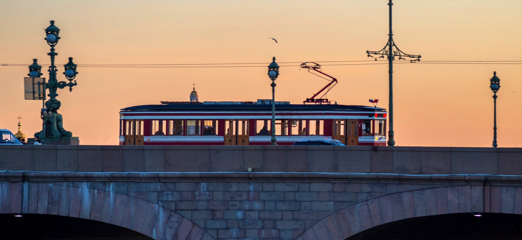 Москва vs Санкт-Петербург: сравнение жизни в двух городах