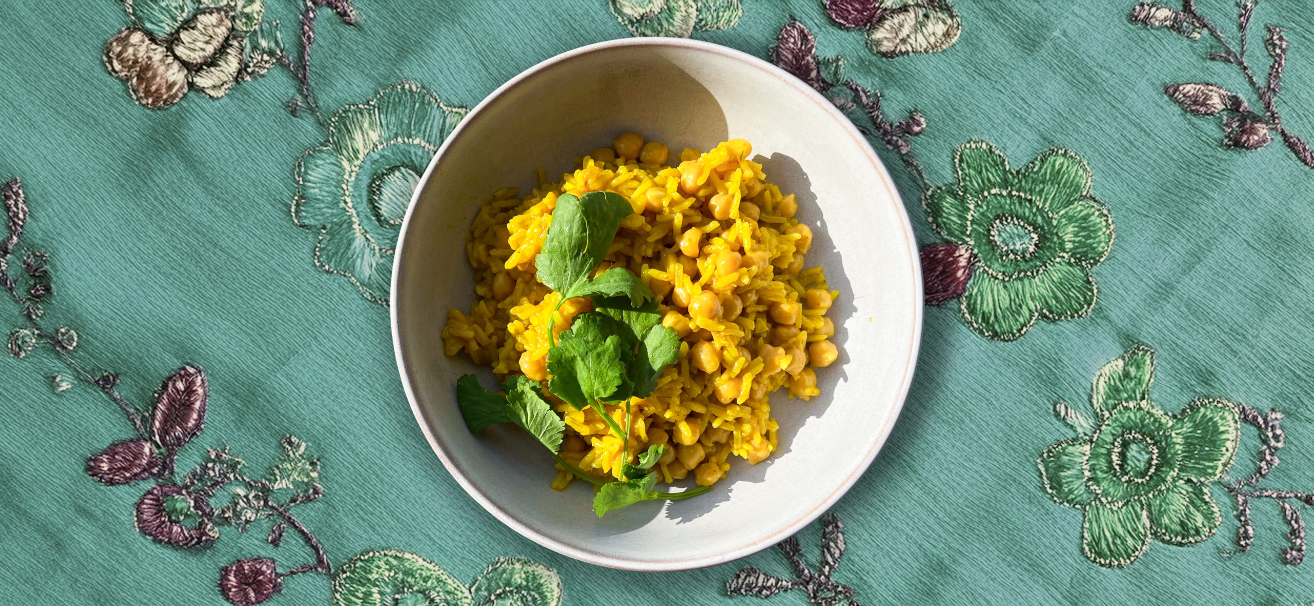 Как приготовить пряный рис с нутом — рецепт сытного гарнира