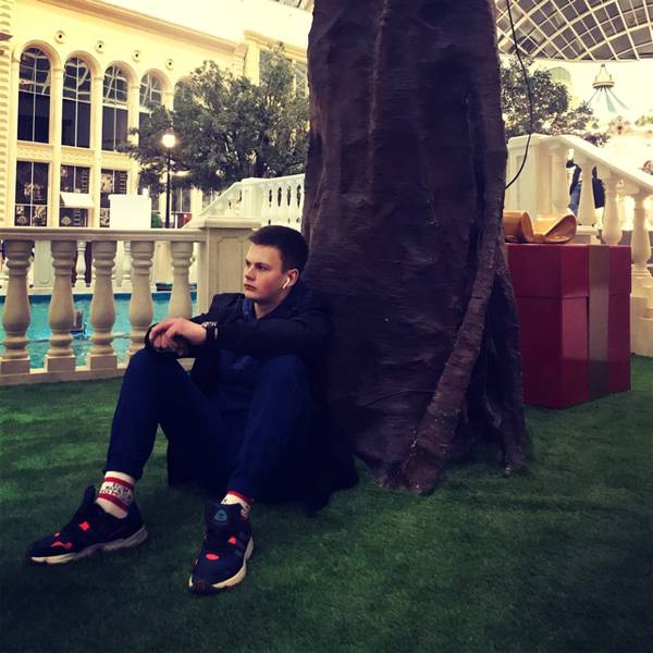 Артем Мархоброд 