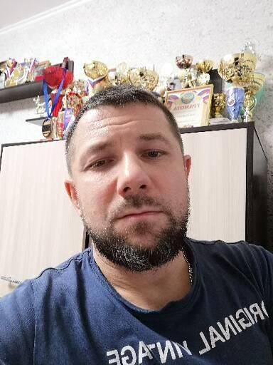 Артем Емаков 