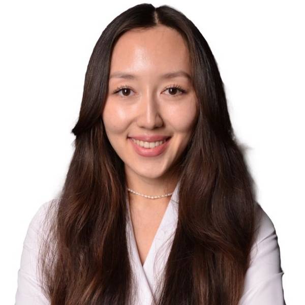 Алина Кажжанова 