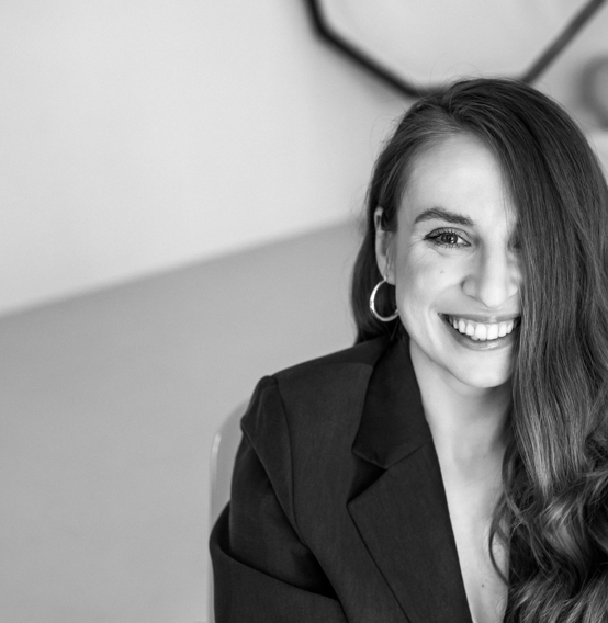 Александра Арест 