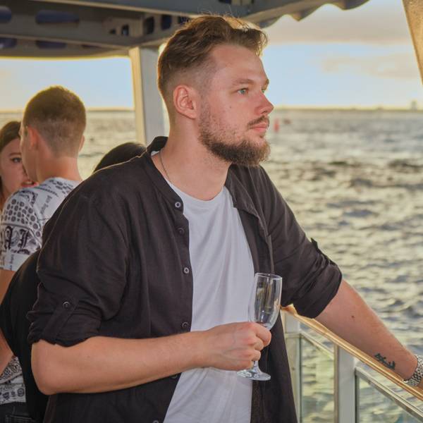 Артемий Тихонов 