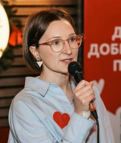 Елена Ковач 