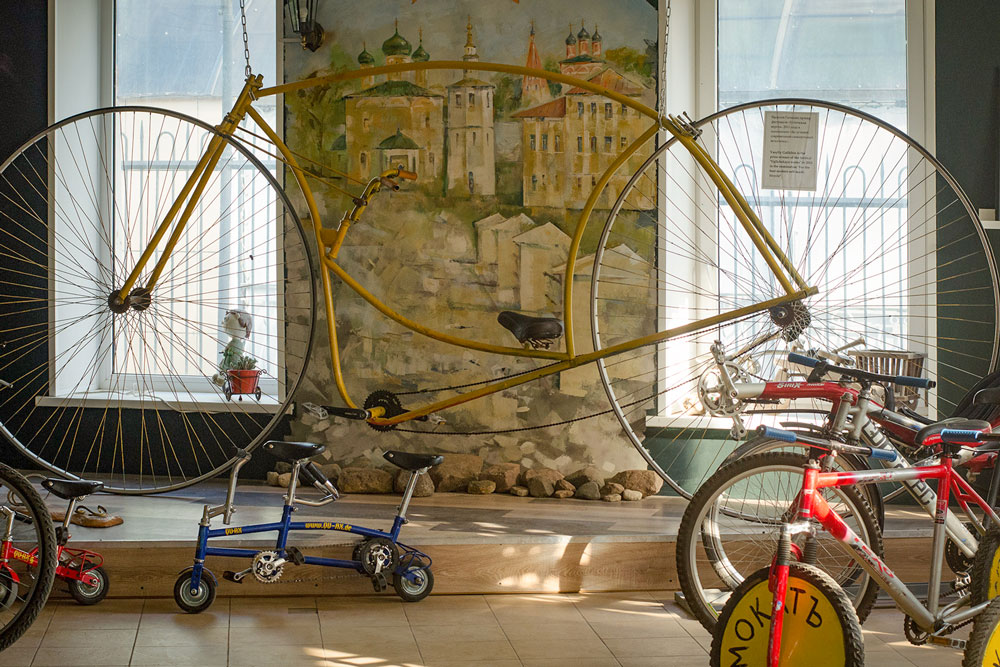 Экспозиция иллюстрирует эволюцию велосипеда. Источник: сообщество музея «Самокатъ» во «Вконтакте»