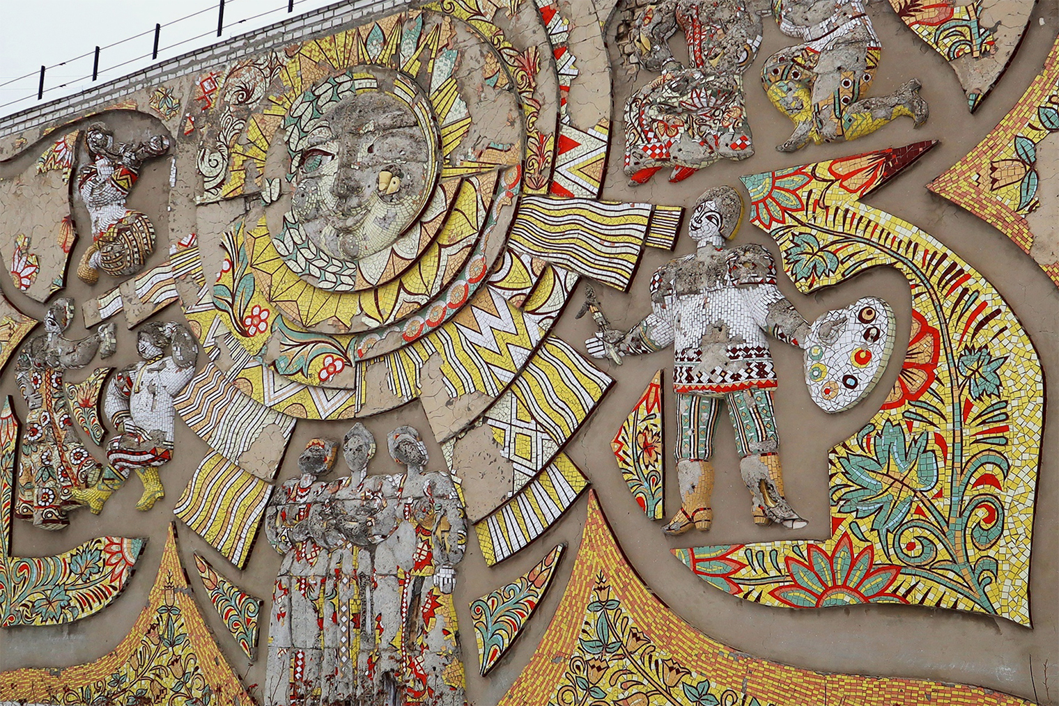 Рельефному мозаичному панно в Володарске тоже срочно нужна реставрация. Источник: группа «Нижегородские мозаики. Сохранение и реставрация» во «Вконтакте»