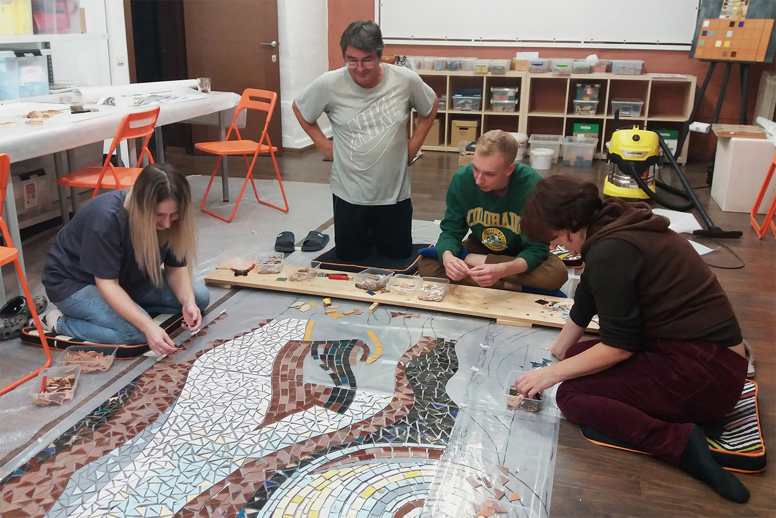 После рисунок выложили керамической плиткой. Источник: группа «Нижегородские мозаики. Сохранение и реставрация» во «Вконтакте»
