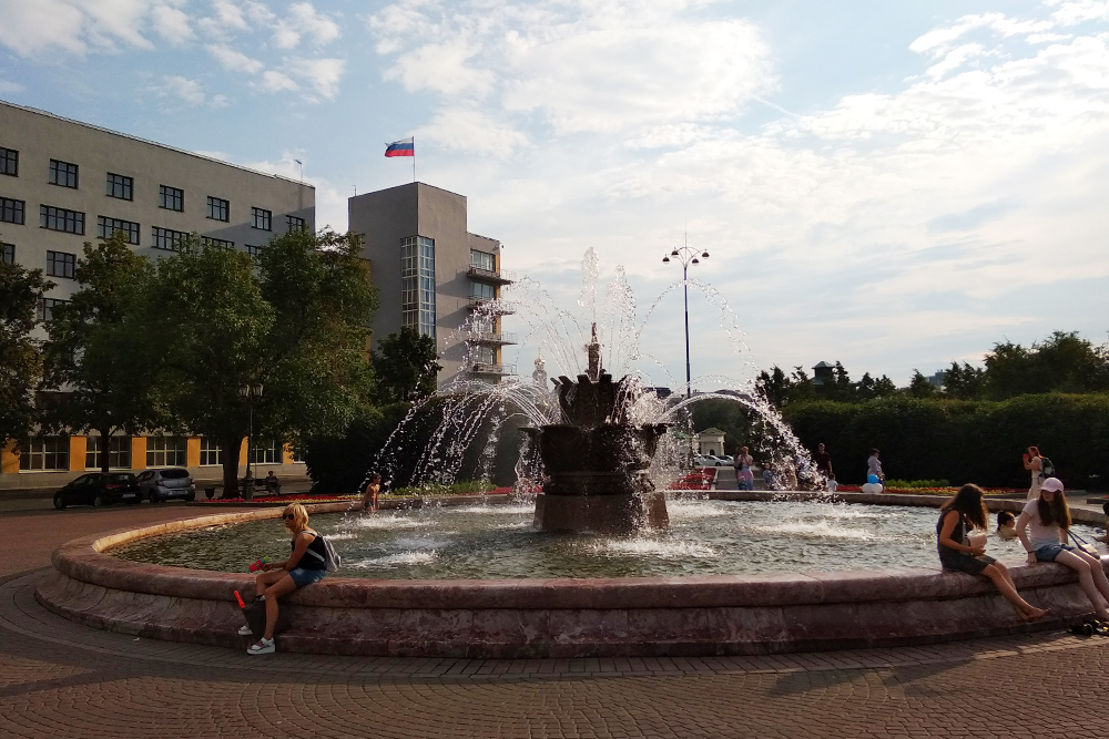 Фонтан «Каменный цветок» в Екатеринбурге