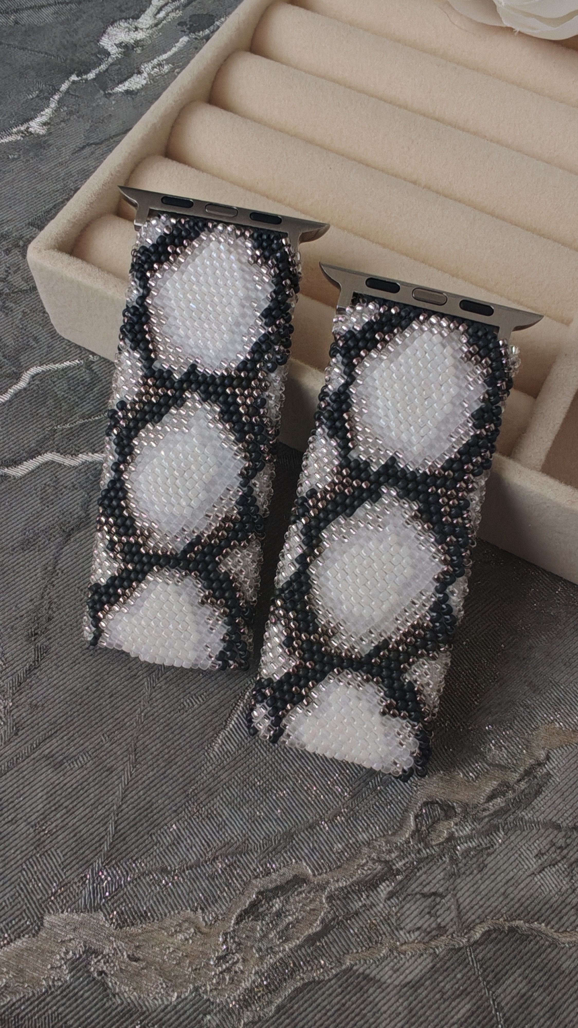 Ручная работа: ремешок для часов Apple Watch из бисера