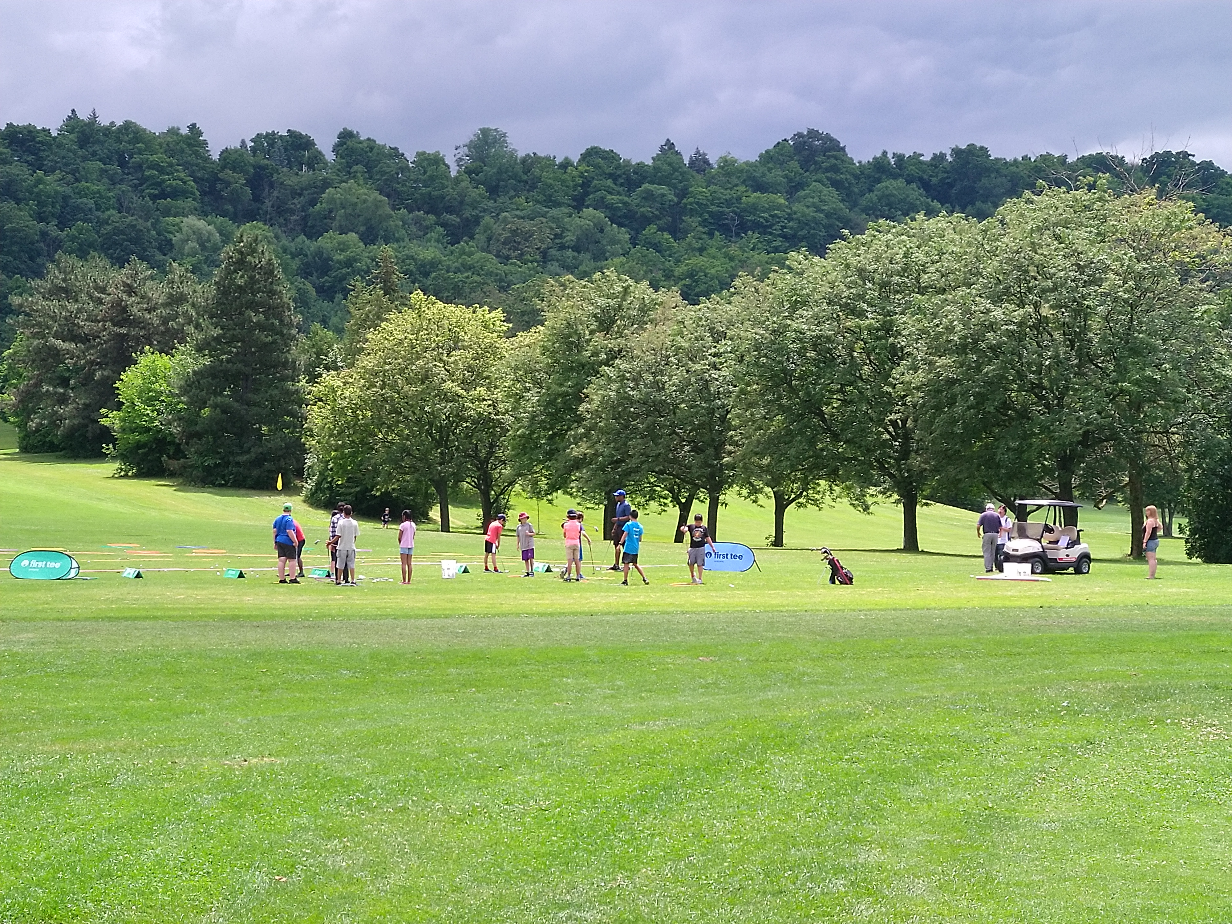 Курсы первой помощи, репетитор по французскому и гольф: как проходит наше второе лето в Канаде