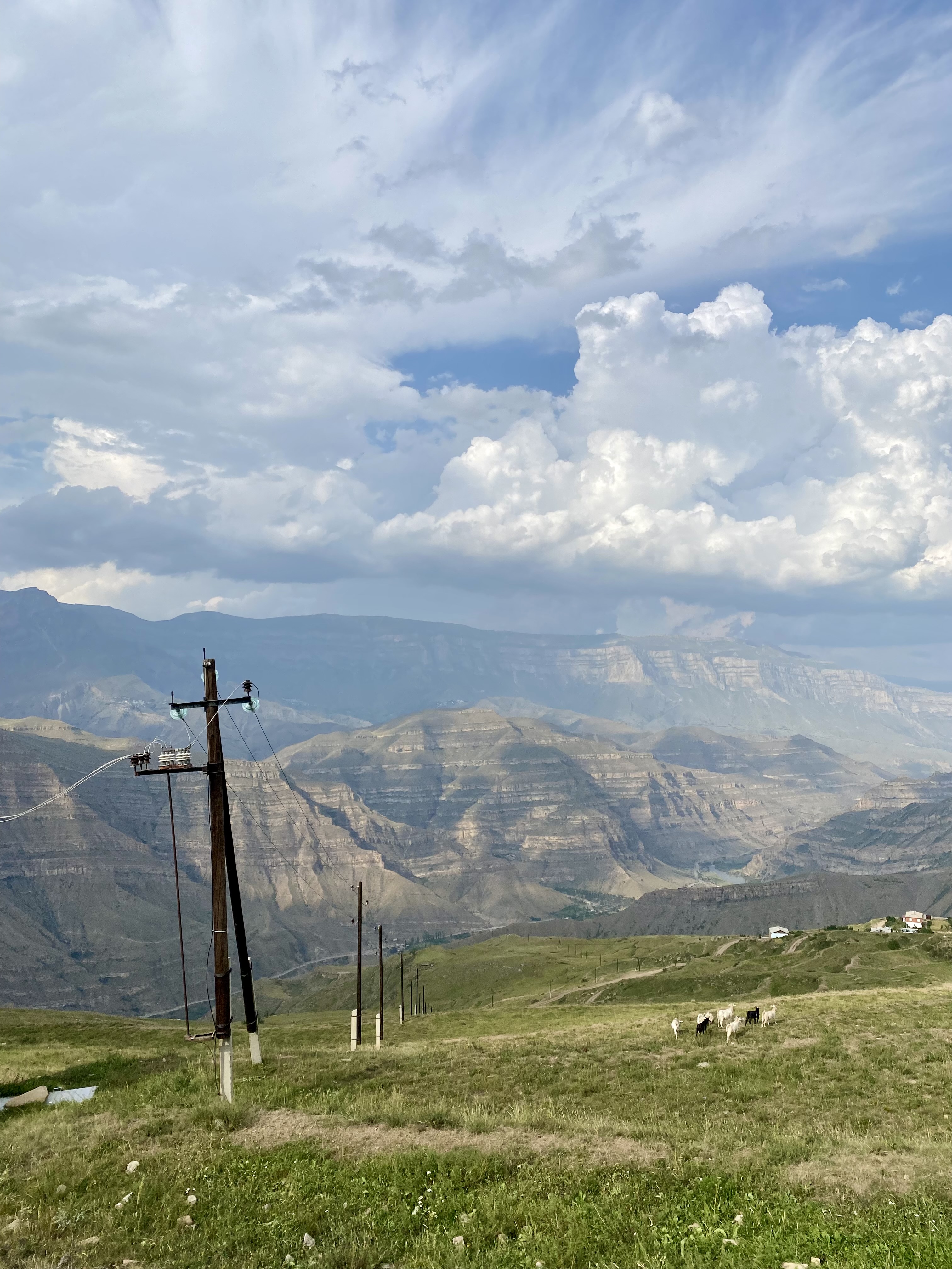 Мобильное фото: пейзаж в горах Дагестана на iPhone 11