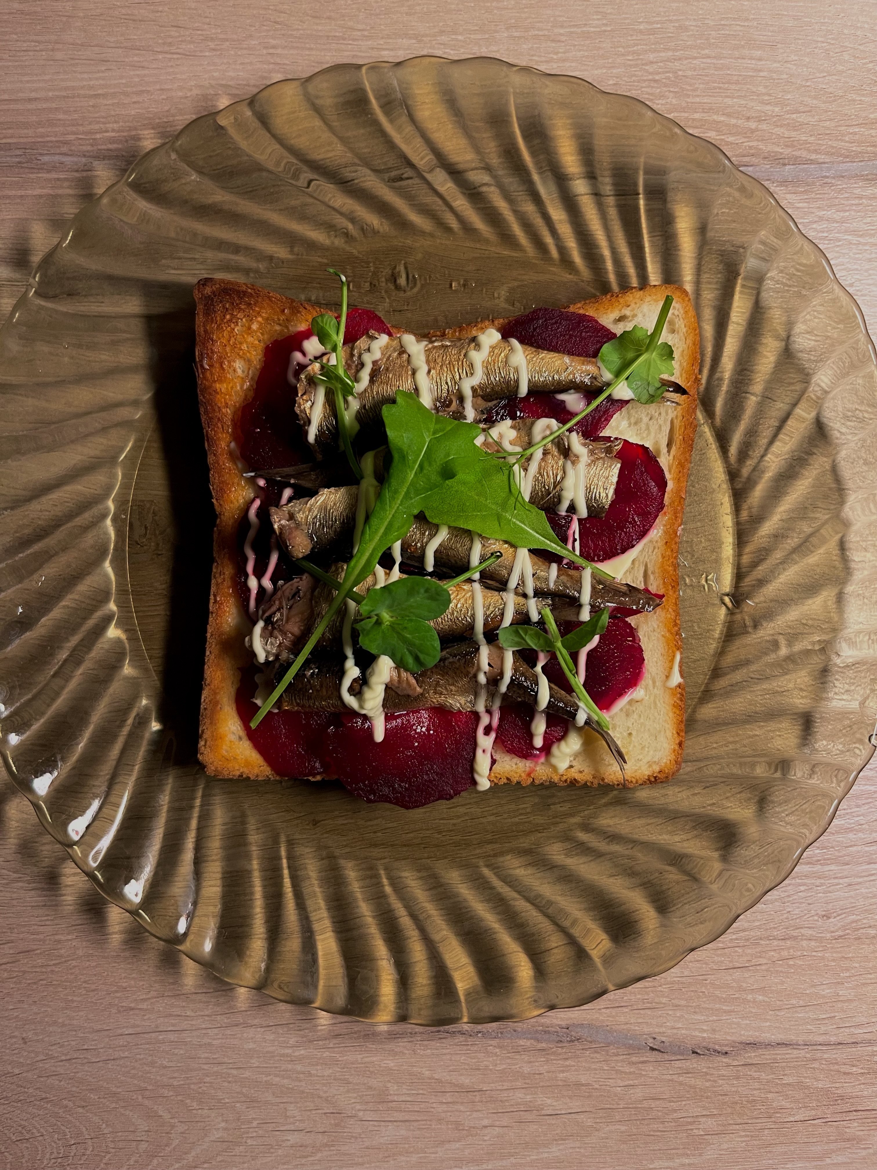 Зима близко: сезонные брускетты со свеклой