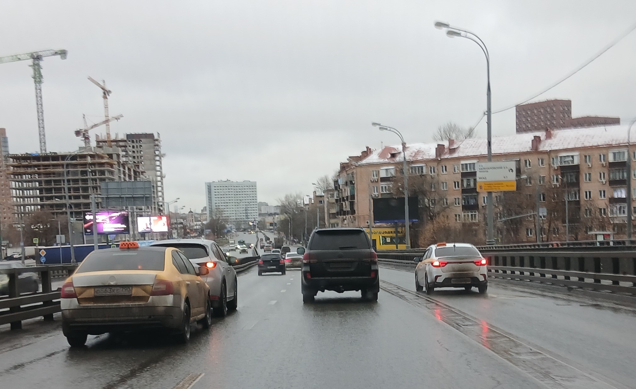 Бесит невыделенная выделенка и таксисты без правил