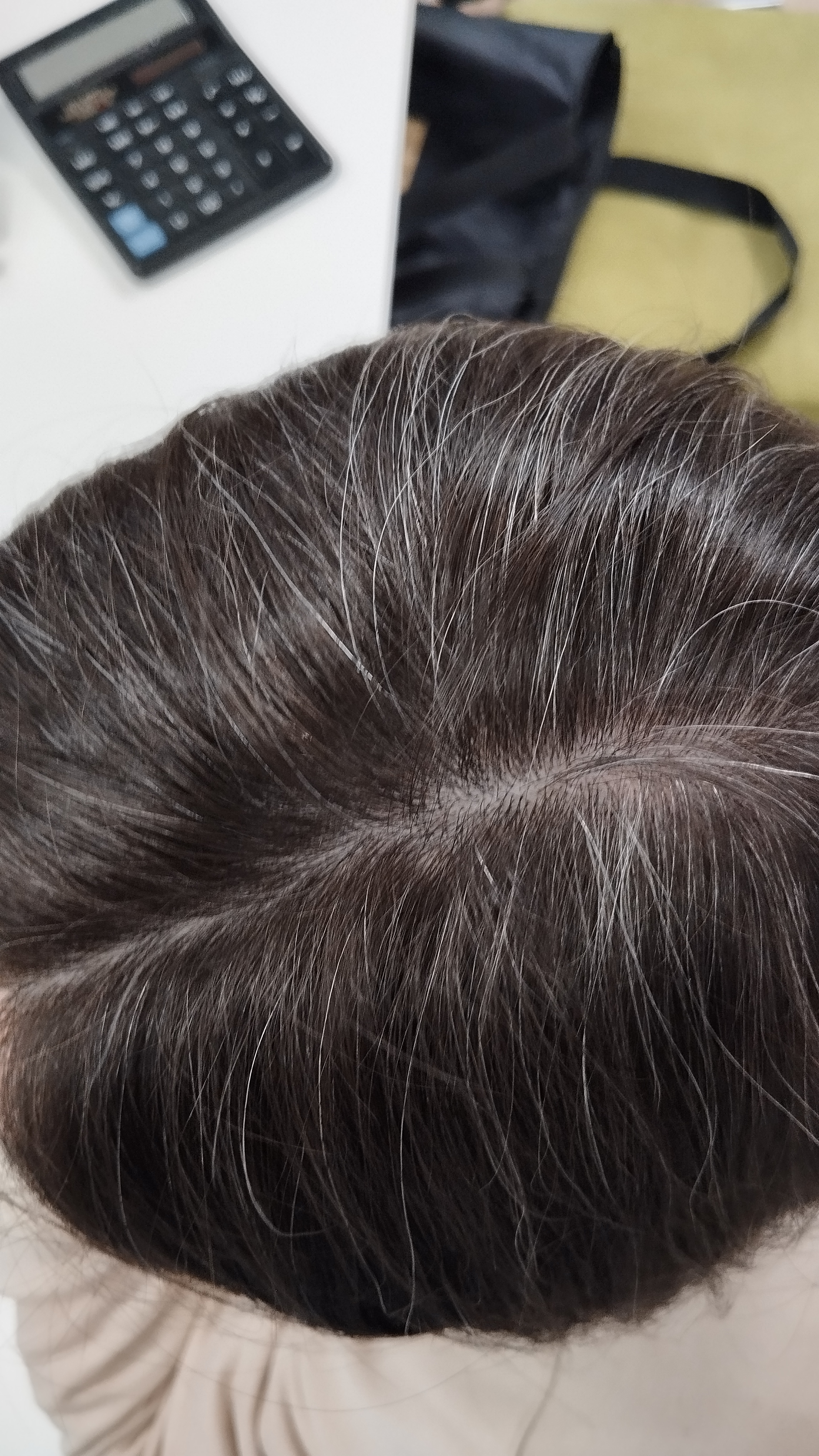 Бесит, когда мне советуют закрашивать седину