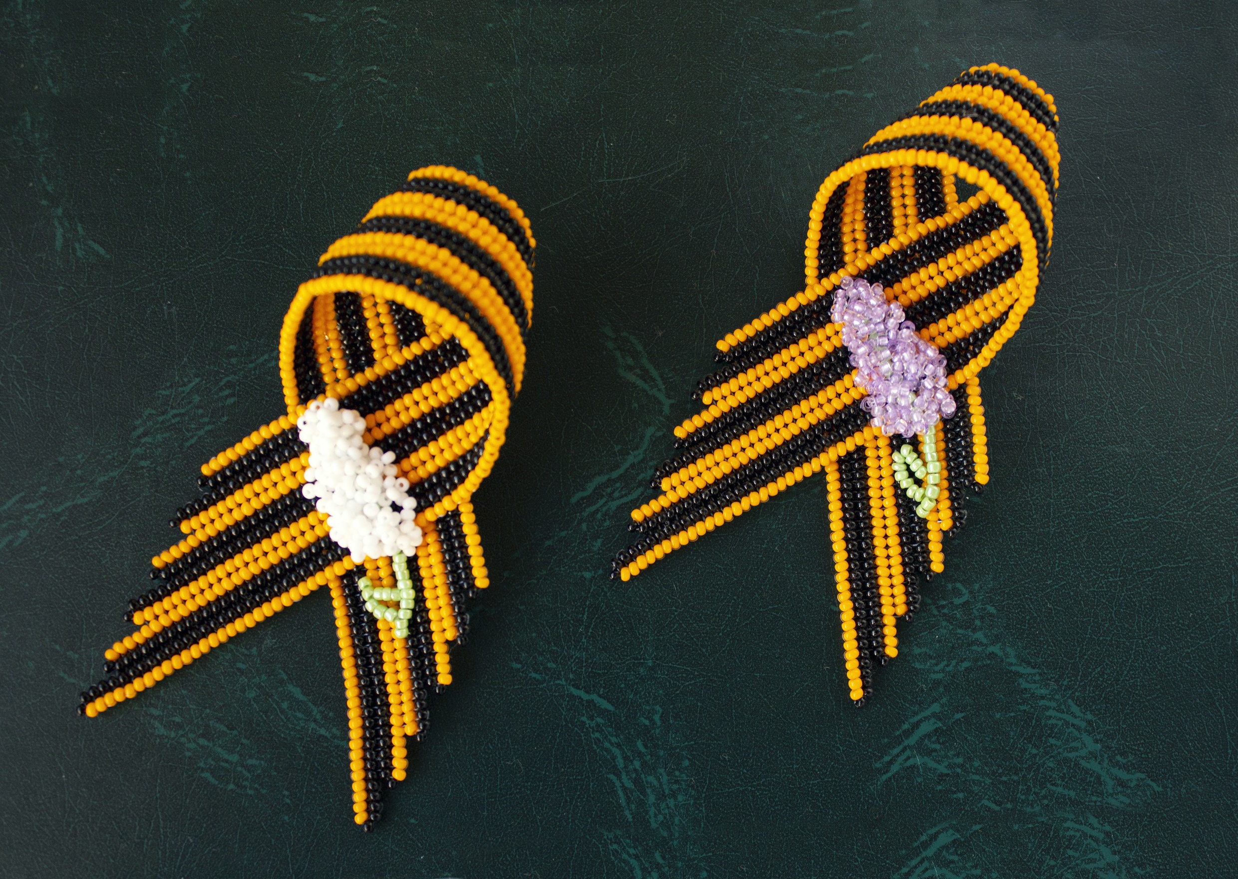 Ручная работа: брошь «Георгиевская ленточка» из бисера