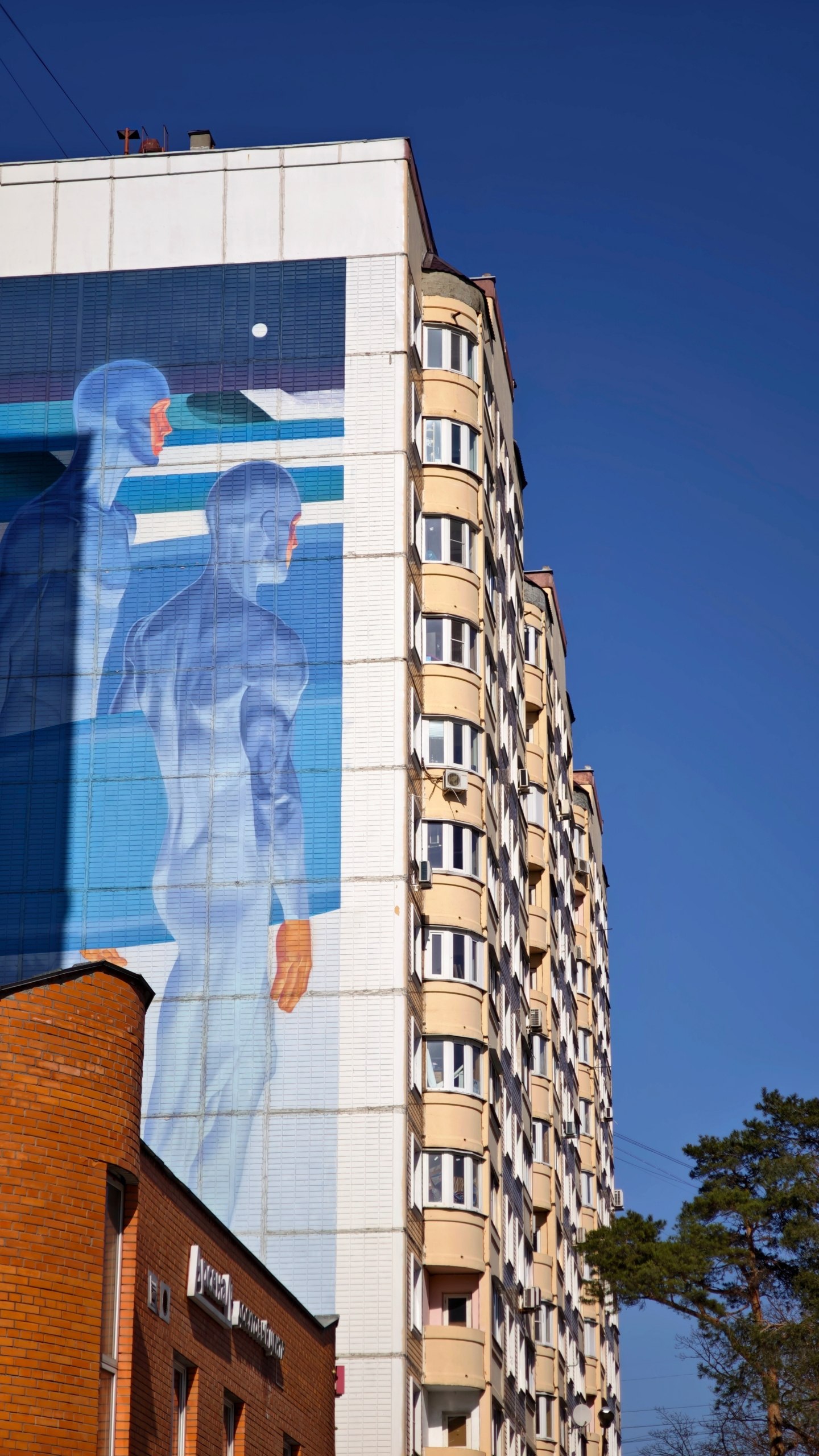 Мобильное фото: квартал муралов в Балашихе