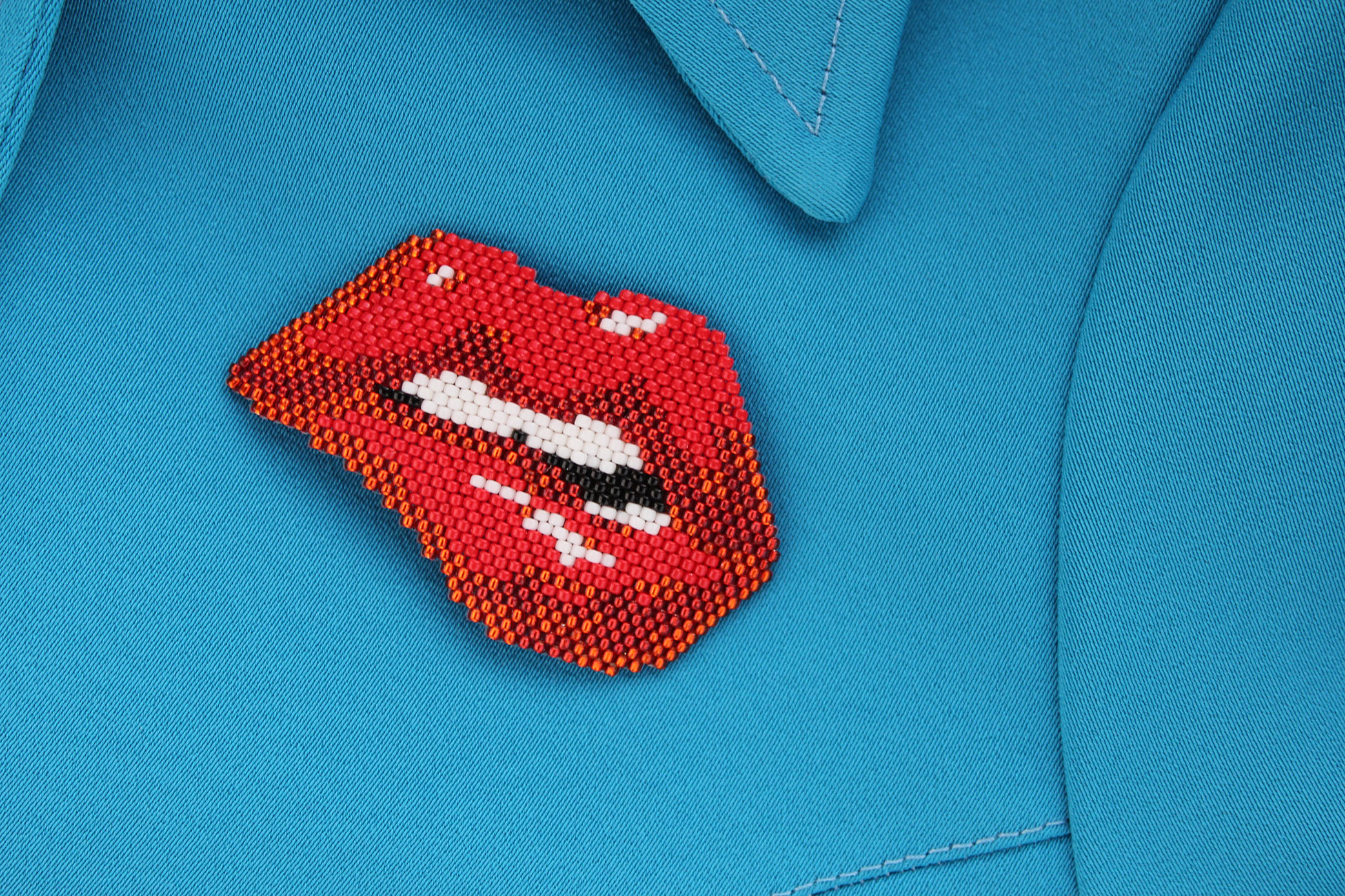 Ручная работа: брошь «Губки» из японского бисера