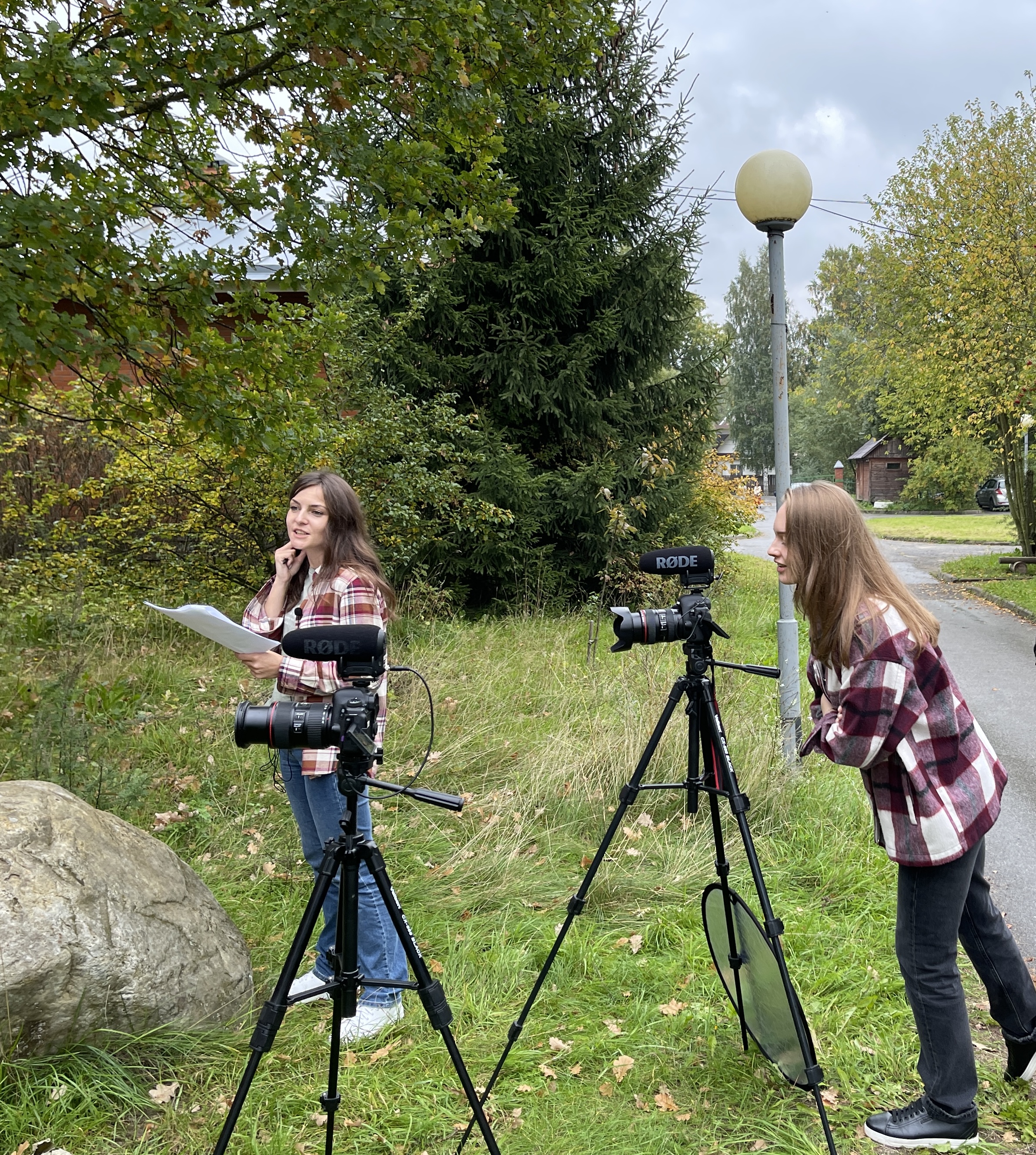 Фото с волонтерства: процесс съемок фильма «Дом, в котором…» для Детских деревень SOS